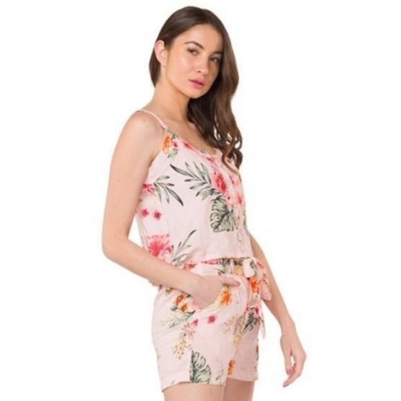 MED Hula Verdue Knotted Shorts - Picture 5 of 7